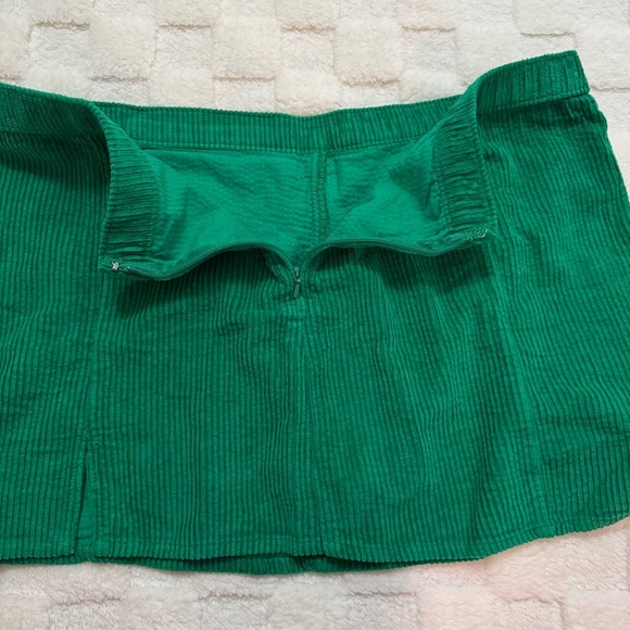 Aerie Corduroy Micro Mini Skirt, Low Rise, Kelly Green, Size Large NWT - Picture 4 of 6